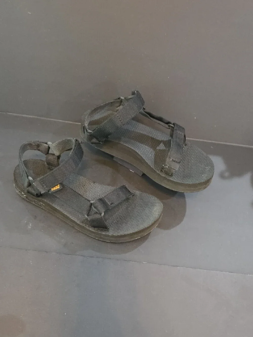 Teva Women's 0Black Webbing Sandals Size 9